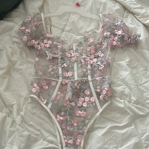 Floral lace corset